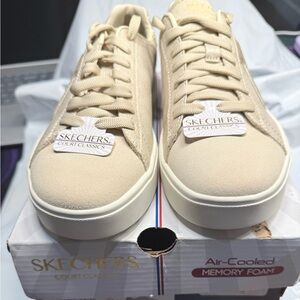 Skechers Court Classics Sneakers- Women’s size 6